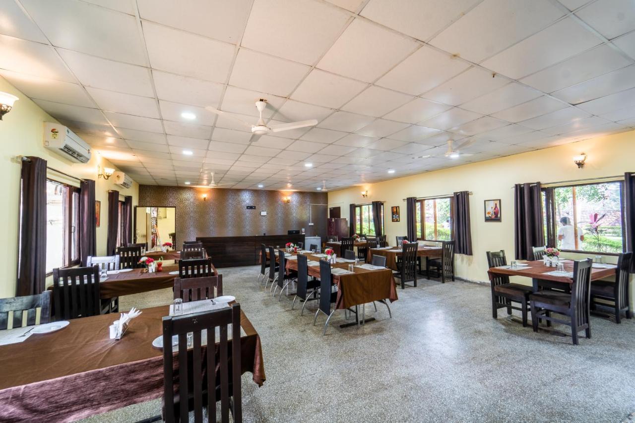 Narmada Hills Resort Godarpura Esterno foto