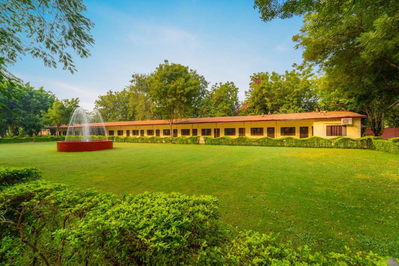 Narmada Hills Resort Godarpura Esterno foto
