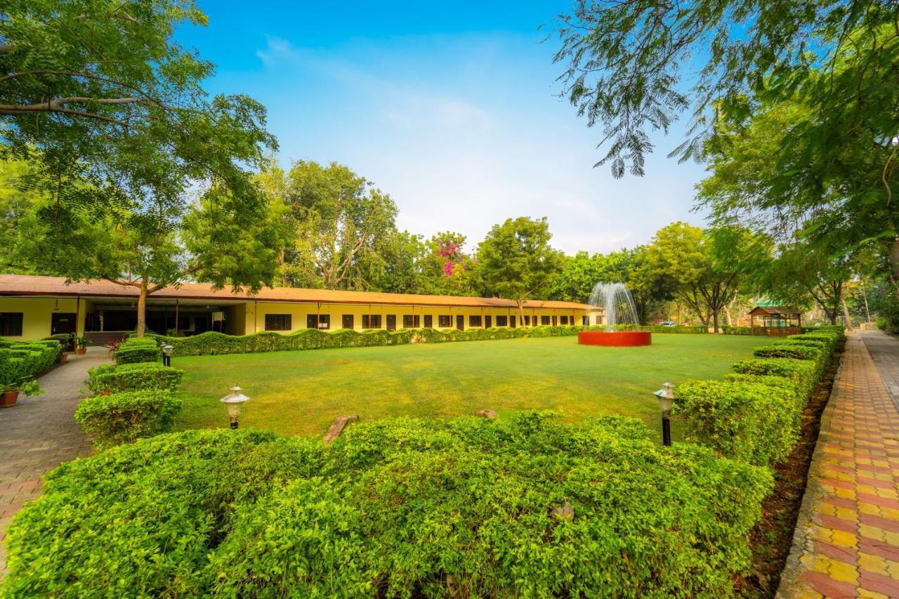 Narmada Hills Resort Godarpura Esterno foto