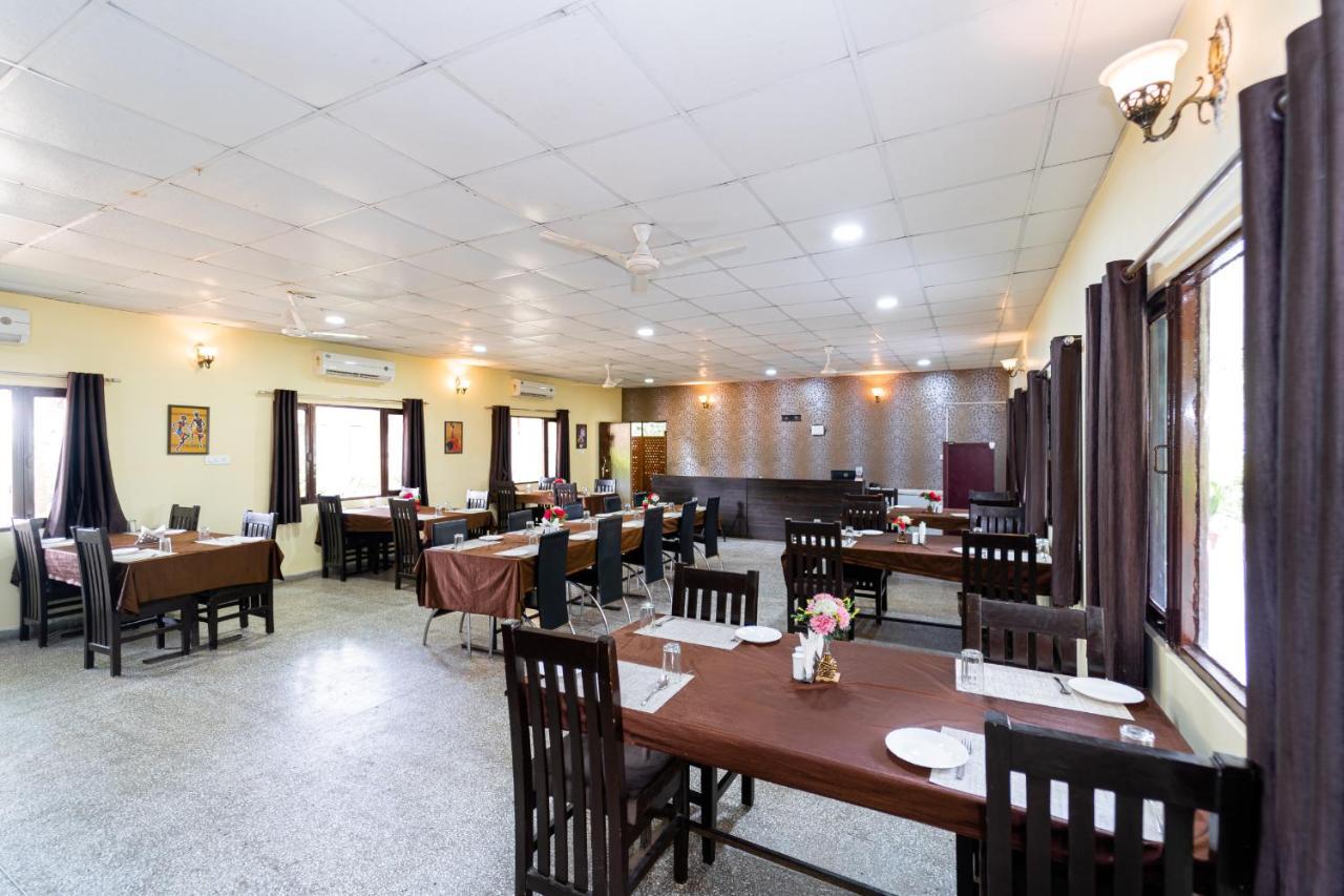 Narmada Hills Resort Omkareshwar Esterno foto