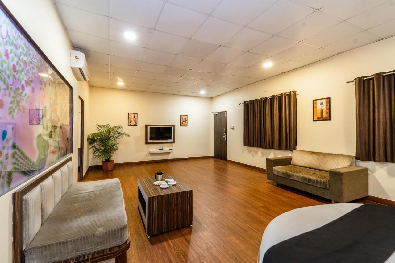 Narmada Hills Resort Godarpura Esterno foto